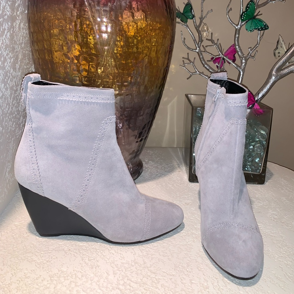 BALENCIAGA Gray Suede Booties - Picture 3 of 13